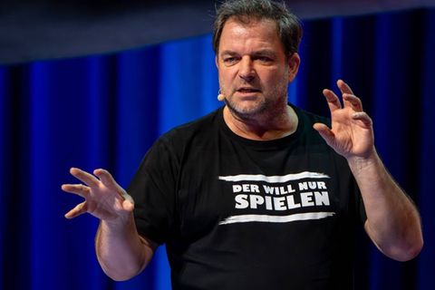 Martin Rütter bei einem Bühnenauftritt in diesem Jahr.