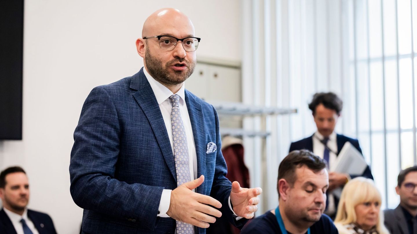 Brandenburgs Innenminister René Wilke (parteilos) kündigt wegen der gestiegenen Zahl von Drohnen über Militäranlagen eine Änderu