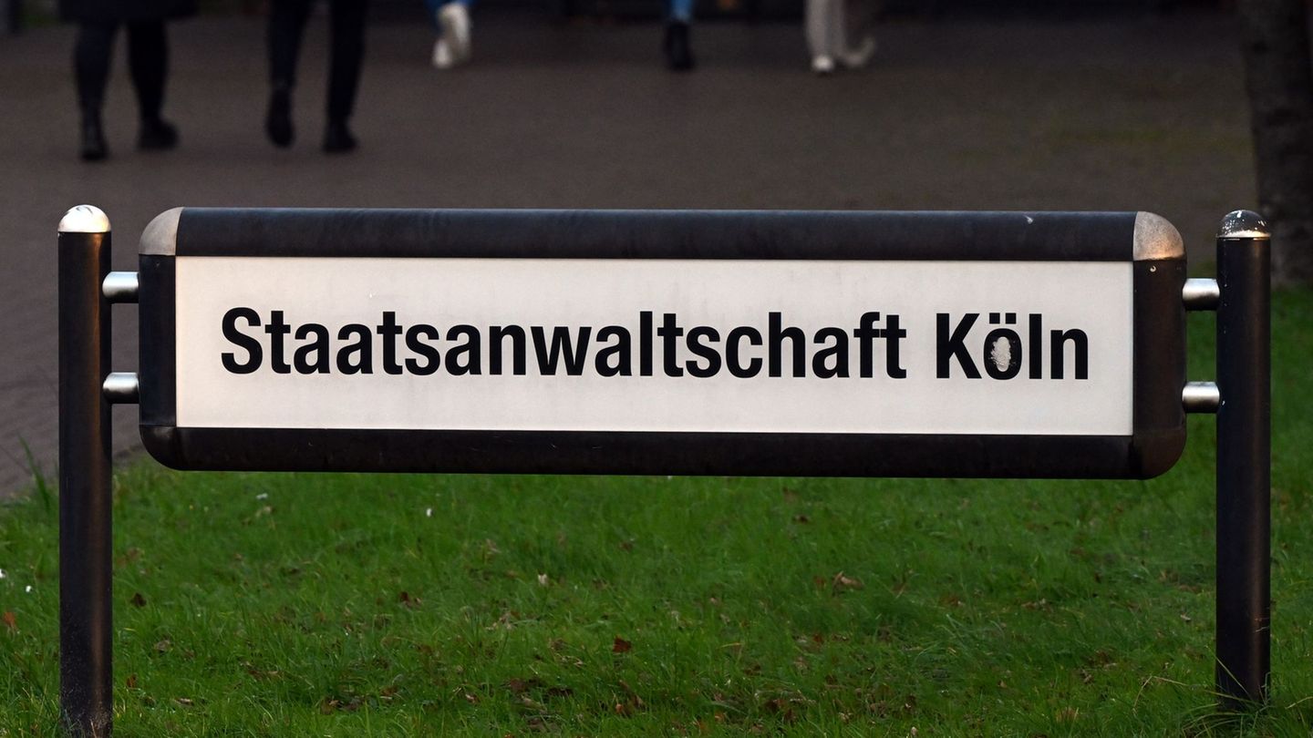 Wegen des Verdachts des bandenmäßigen Betrugs mit Immobilien sitzen zwei Männer in U-Haft. (Symbolbild) Foto: Federico Gambarini