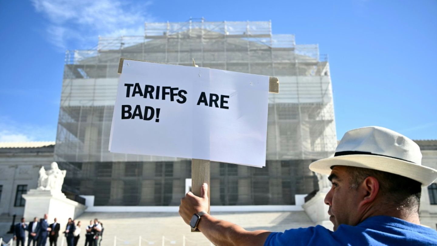 "Zölle sind schlecht": Protest vor dem Supreme Court