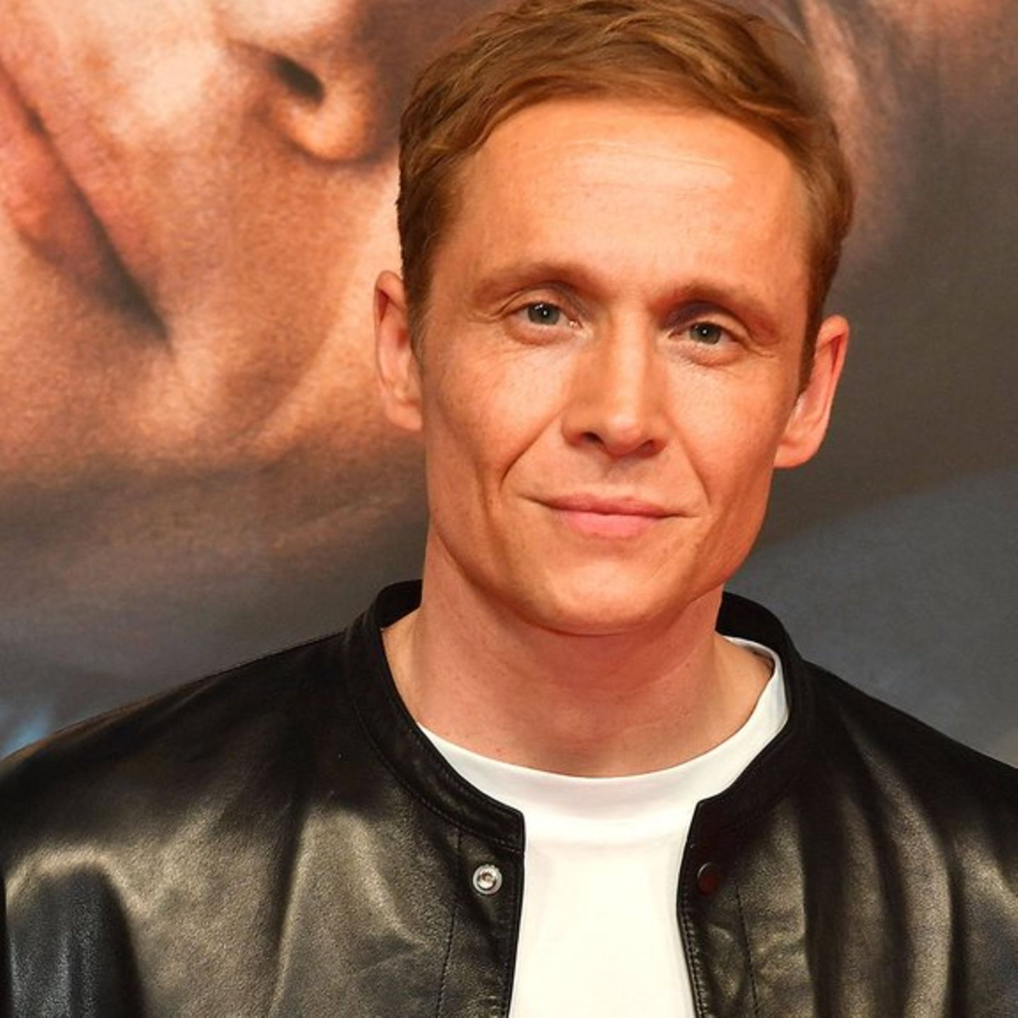 Matthias Schweighöfer auf dem roten Teppich der Premiere von "Das Leben der Wünsche" in München.