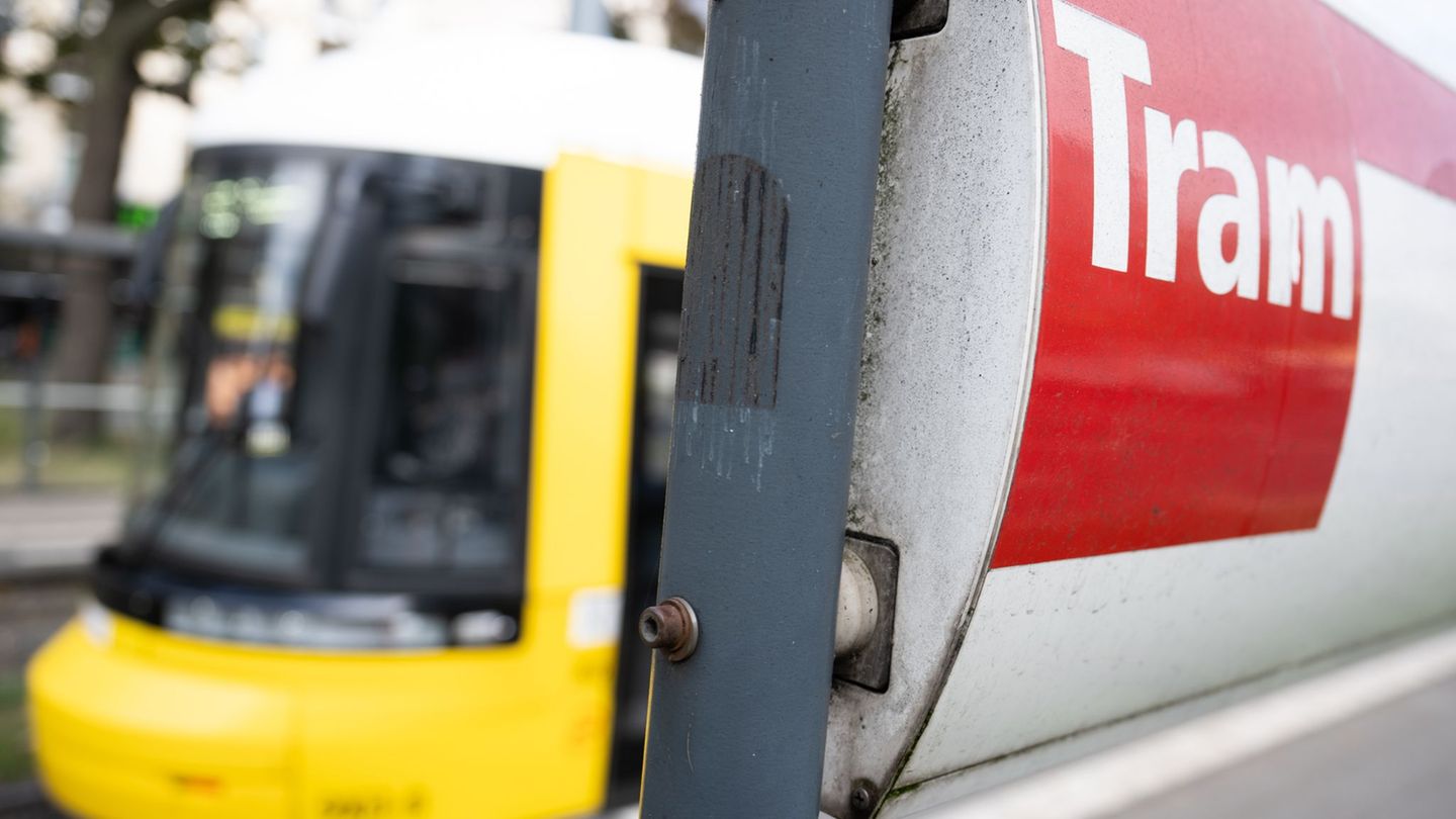 In Berlin kommt es immer wieder zu Tram-Unfällen. (Symbolbild) Foto: Sebastian Gollnow/dpa