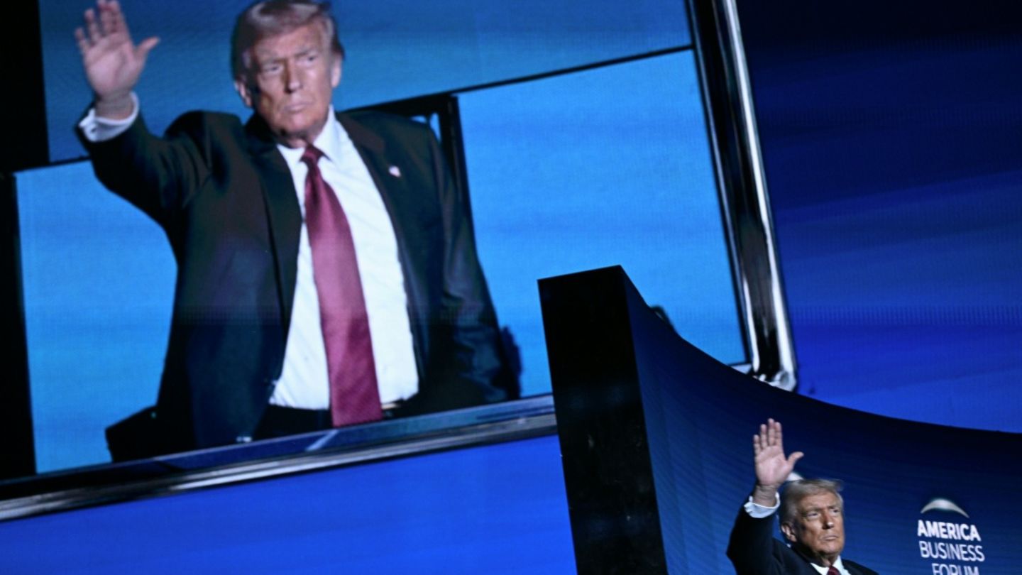 Trump beim Wirtschaftsforum in Miami