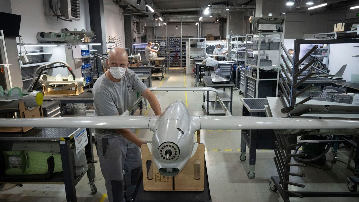 Aufrüstung gegen Russland: EU-Einigung: Ukraine kann bei Verteidigungsfonds mitmachen