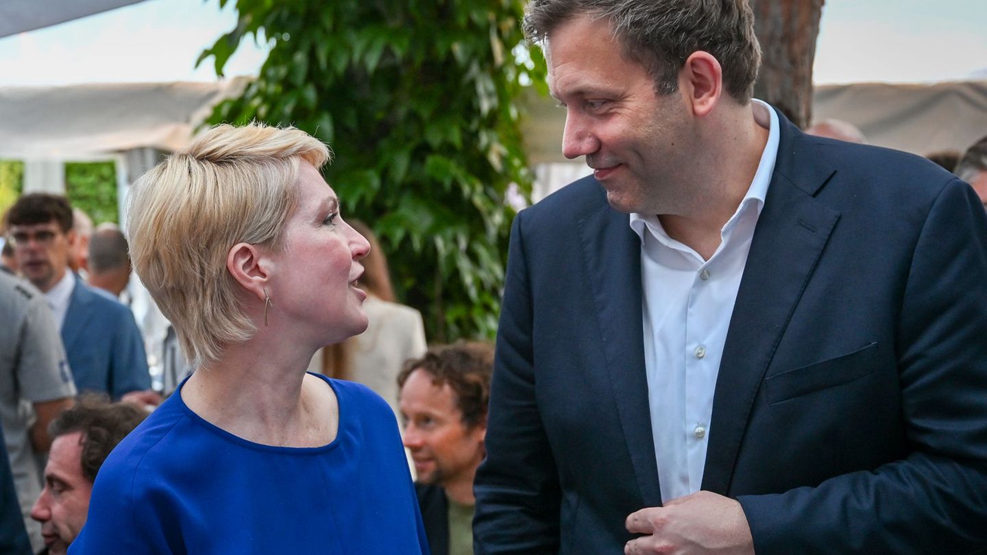 SPD-Spitze feiert Gründung der SPD in MV vor 35 Jahren. (Archivbild) Foto: Jens Kalaene/dpa