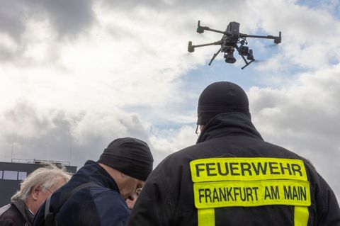 Die neue Drohne lässt sich auch bei starken Windböen noch gut steuern. (Archivbild) Foto: Helmut Fricke/dpa