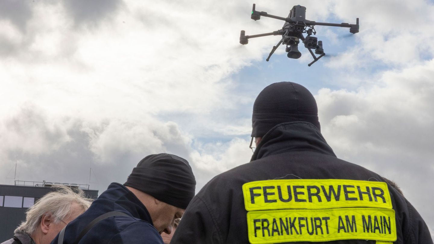 Die neue Drohne lässt sich auch bei starken Windböen noch gut steuern. (Archivbild) Foto: Helmut Fricke/dpa