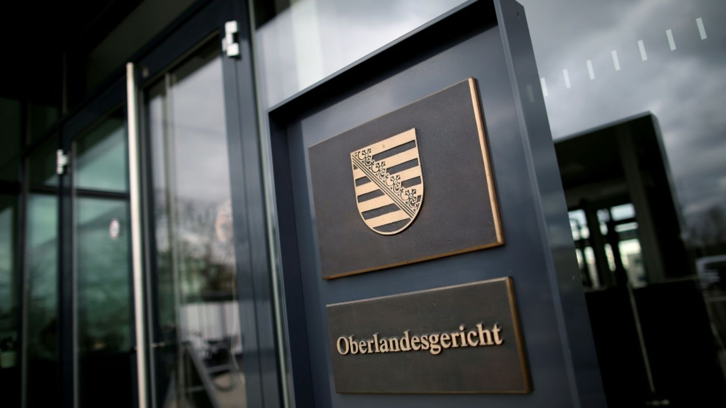 Eingang des Oberlandesgerichts Dresden