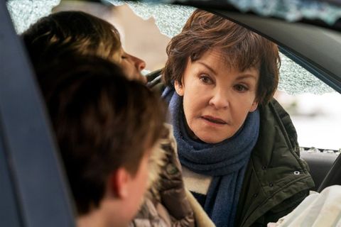 "Sturmtief: Der Usedom-Krimi": Karin Lossow (Katrin Sass) will helfen.