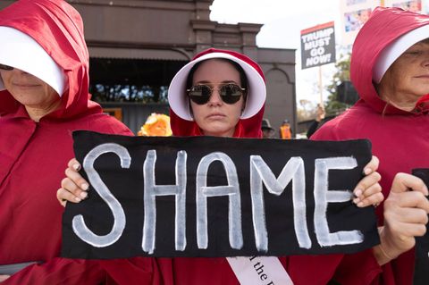 Demonstranten protestieren Anfang November in Washington in Kostümen von "Handmaid's Tale" gegen US-Präsident Donald Trump