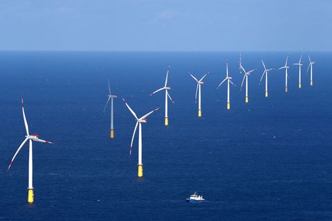 Nordlicht 2 soll insgesamt aus 44 Windrädern bestehen. (Symbolbild) Foto: Christian Charisius/dpa
