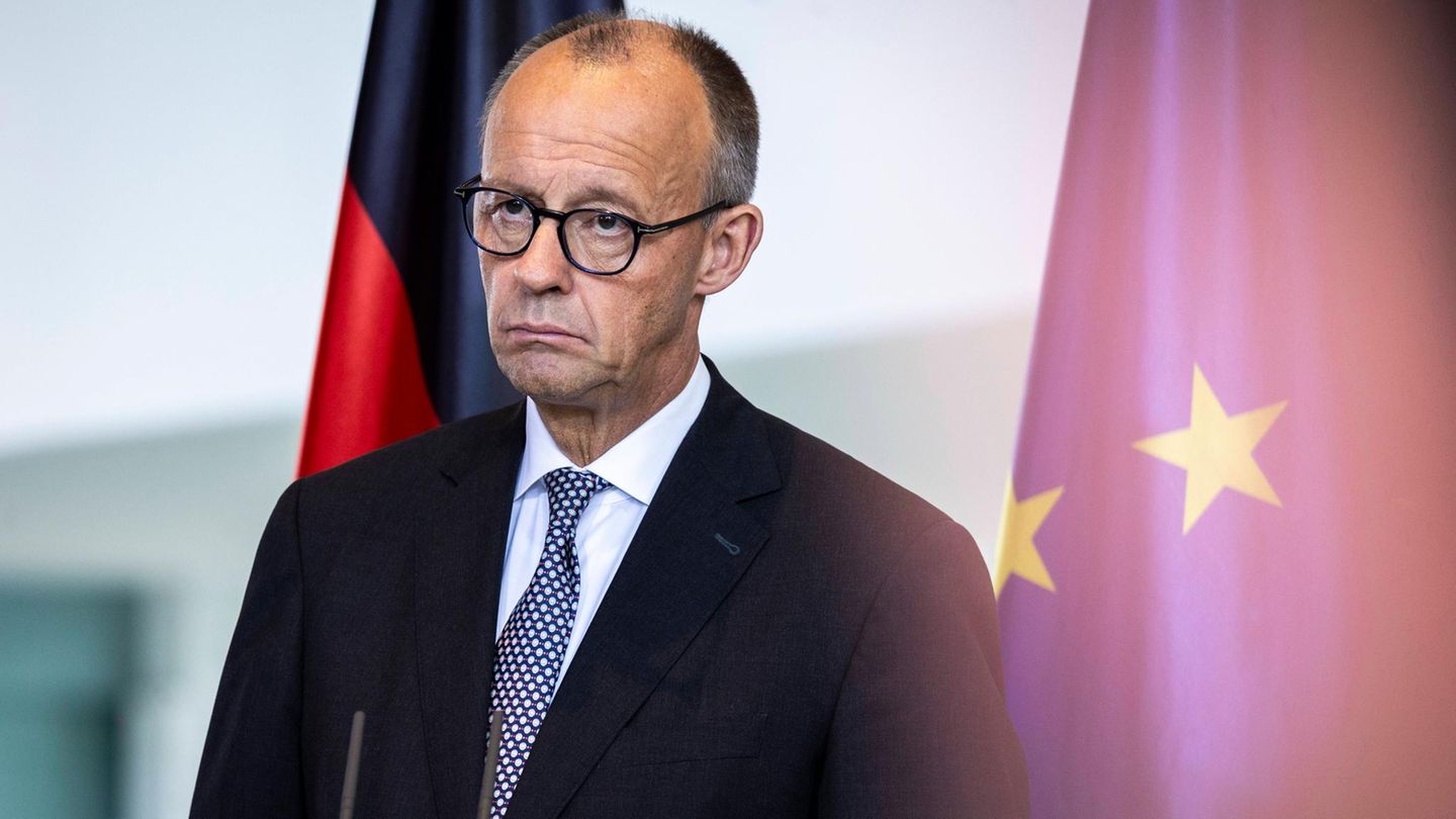 Friedrich Merz während einer Pressekonferenz im Bundeskanzleramt in Berlin im Sommer 2025