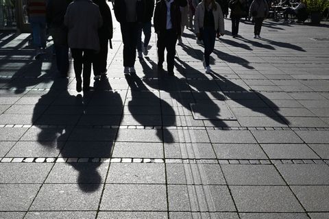 Generell stellen die Wissenschaftler "Gewöhnungseffekte und Normalisierung" bei rechtsextremen Einstellungen fest. (Symbolbild)
