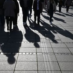Generell stellen die Wissenschaftler "Gewöhnungseffekte und Normalisierung" bei rechtsextremen Einstellungen fest. (Symbolbild)