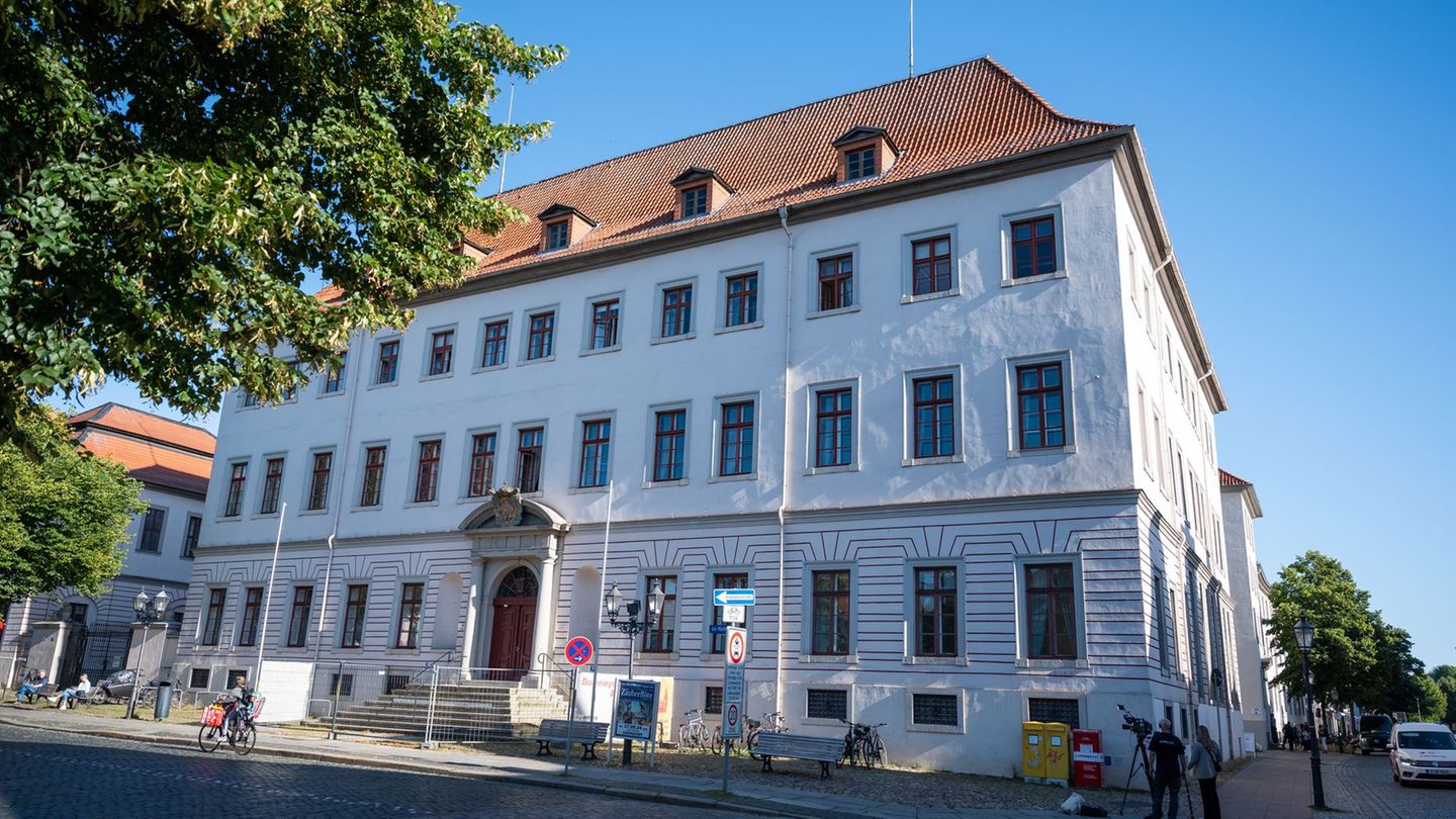 Eine Studentin ist mit ihrem Ghostwriter unzufrieden und wollte ihr Geld zurück – hat nun aber die Klage zurückgezogen. (Archivb