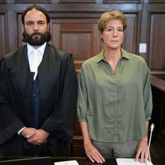 Christina Block und ihr Anwalt Ingo Bott im Gerichtssaal. Foto: Marcus Brandt/dpa Pool/dpa