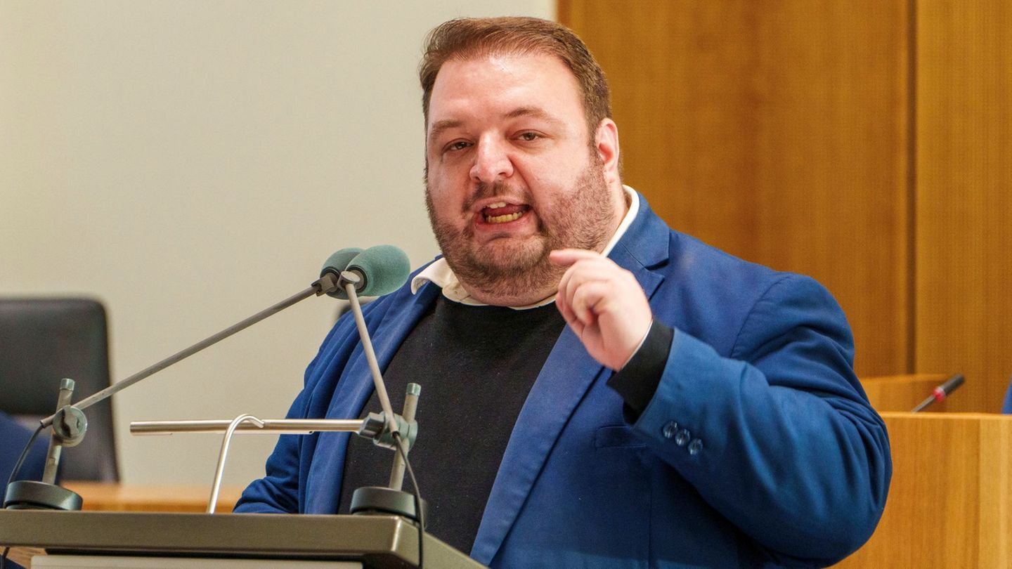 Lohr spricht von einem Angriff auf die Freiheit des Mandats und auf das Parteienprivileg. (Archivbild) Foto: Andreas Arnold/dpa