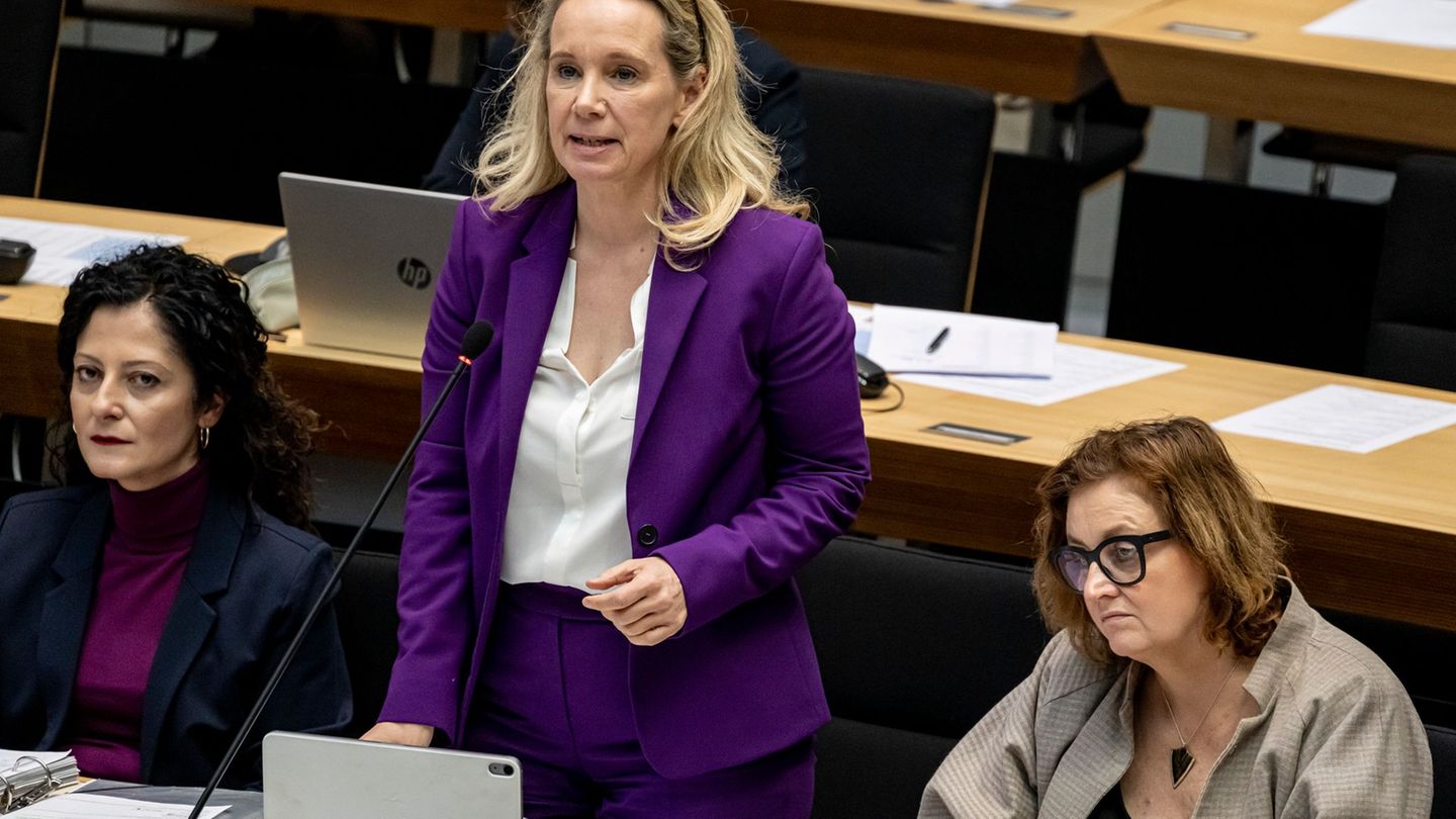 Die Berliner Kultursenatorin Sarah Wedl-Wilson (parteilos, Mitte) steht wegen der Vergabepraxis bei Fördermitteln für Projekte g