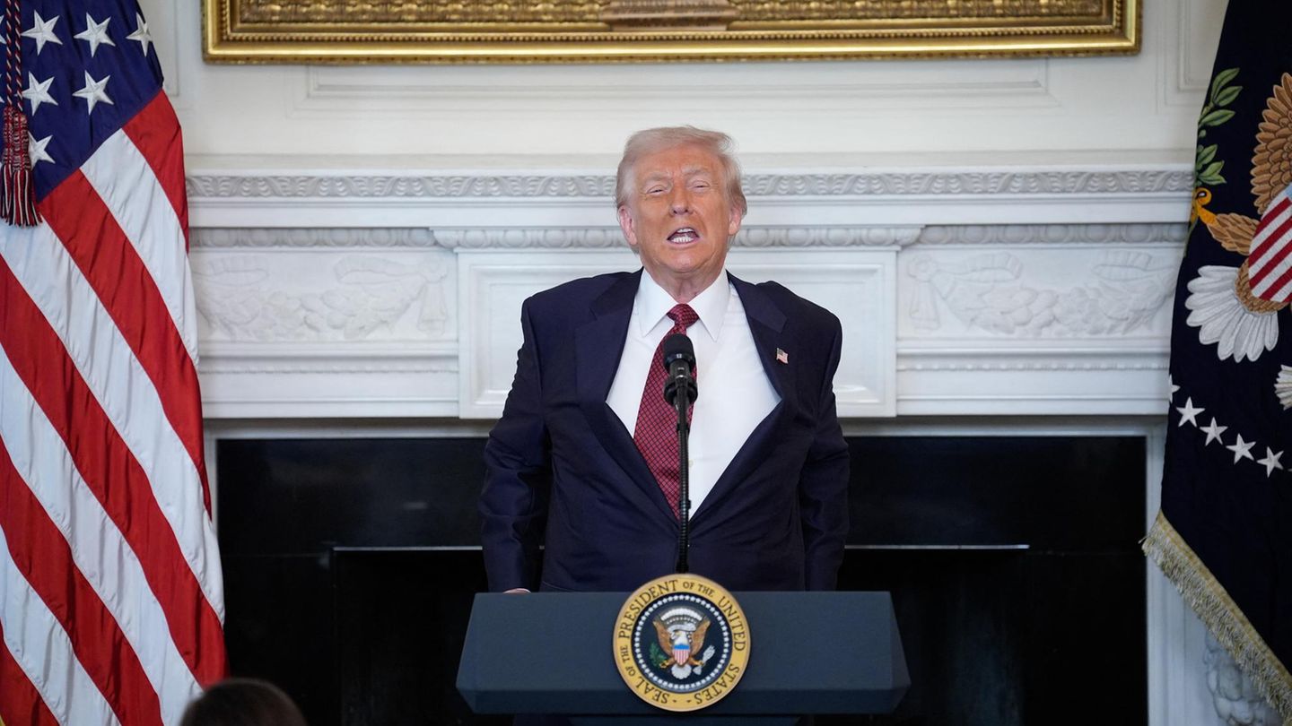 Donald Trump bei einem Treffen mit republikanischen Senatoren im Weißen Haus