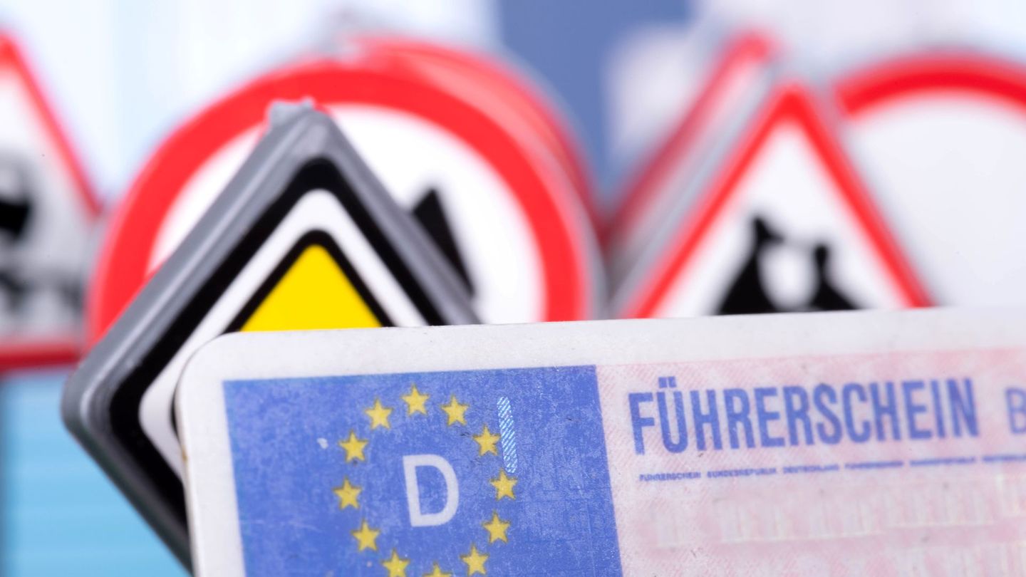 Bis zum 19. Januar 2026 müssen die ersten Scheckkarten-Führerscheine umgetauscht werden.