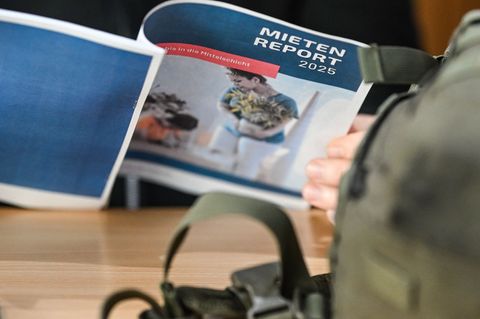 Der Mietenreport des Mieterbunds weist auf eine zunehmende Überbelastung durch Wohnkosten auch des Mittelstands hin. Foto: Britt