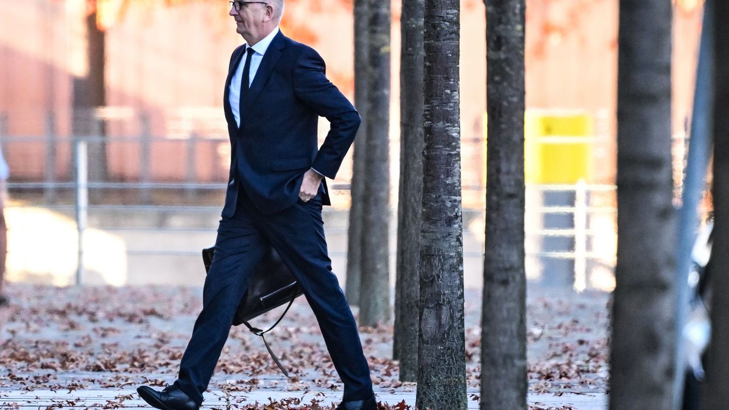 Brandenburgs Ministerpräsident Dietmar Woidke (SPD) dringt auf schnelle Entlastung für hiesige Stahlunternehmen. Foto: Britta Pe