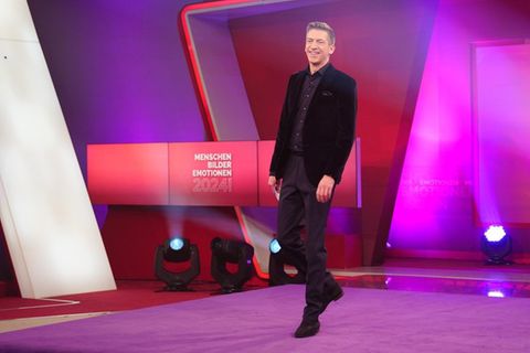 Moderator Steffen Hallaschka in der letztjährigen Ausgabe von "Menschen, Bilder, Emotionen".