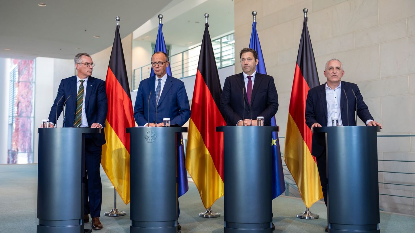 Merz will die Stahlindustrie erhalten. Foto: Michael Kappeler/dpa