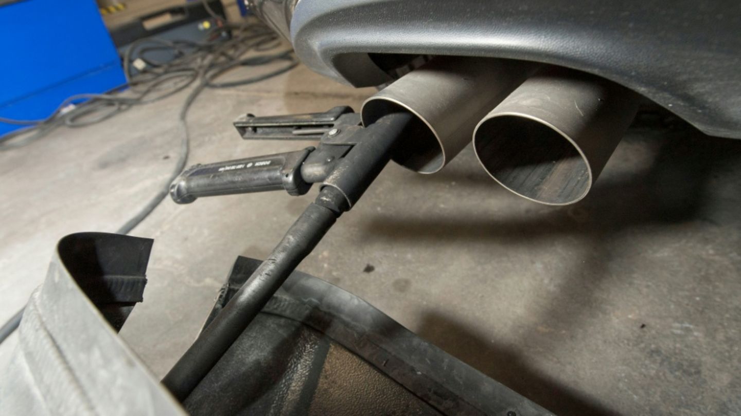 Abgastest an einem Diesel