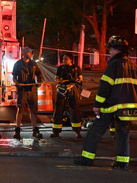 Feuerwehr-Leute im Einsatz.