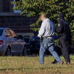 Der Waffenfund in Wien steht im Zusammenhang mit den Ermittlungen zu den Festnahmen in Berlin. (Archivbild) Foto: Philipp von Di