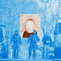 Fall Fabian: Polizeibeamte laufen bei einer Hausdurchsuchung in Reimershagen über die Straße