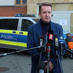 Oberstaatsanwalt Harald Nowack gibt in Rostrock bekannt, worauf viele wochenlang gewartet haben: Im Fakk des achtjährigen Fabian