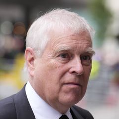 Andrew Mountbatten Windsor ist jetzt offiziell den Prinzentitel los.