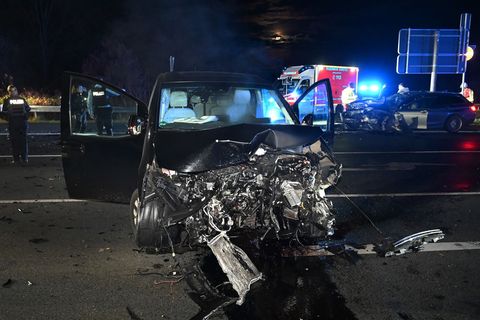 Die Ursache für den Unfall auf einer Kreuzung in Dorsten war noch unklar. Foto: Guido Bludau/dpa