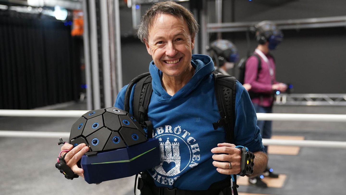 Frederik Braun und seine Frau Johanna wollen mit einem Song, der für weniger Handy-Zeit wirbt, die Single-Charts erobern. (Archi