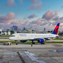 Eine Delta-Maschine am Atlanta International Airport (Symbolbild Shutdown)