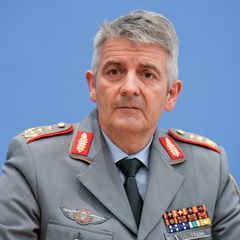 Generalleutnant Alexander Sollfrank ist seit dem 1. Oktober 2024 Befehlshaber des Operativen Führungskommandos der Bundeswehr