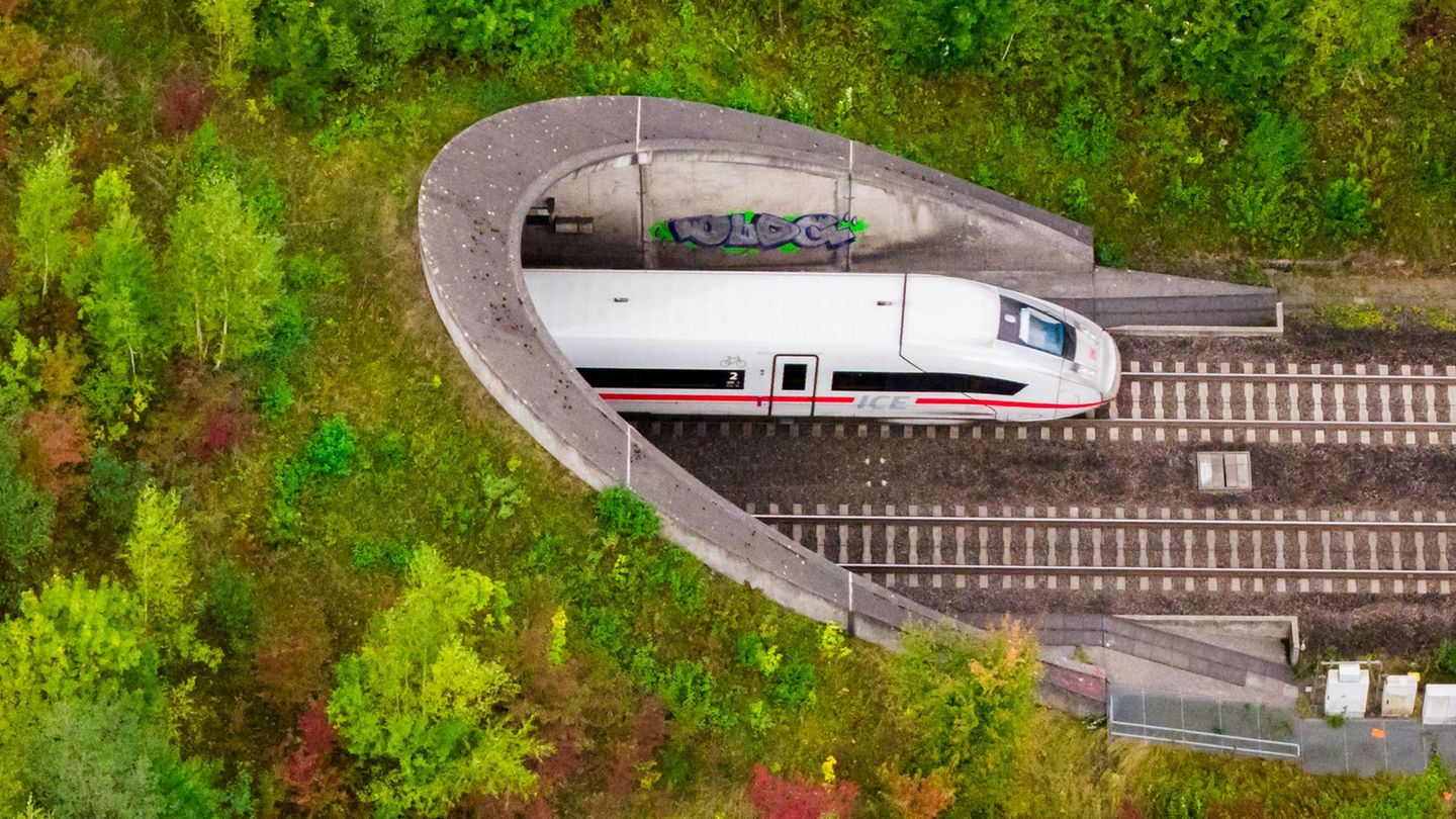 Mesta pritiskajo za novo gradnjo ICE proge Hamburg-Hannover zaradi preobremenjenosti