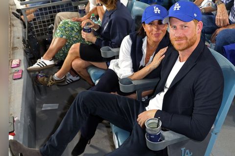 Auslöser des "Hatgate": Harry und Meghan mit L.A.-Kappen beim Baseball