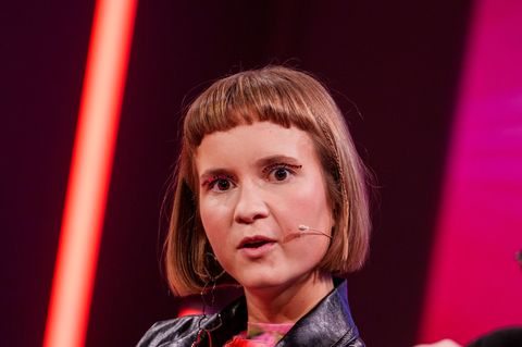 Die Autorin Caroline Wahl hat ihr Kommen zum Eifel-Literatur-Festival 2026 zugesagt. (Archivbild) Foto: Andreas Arnold/dpa