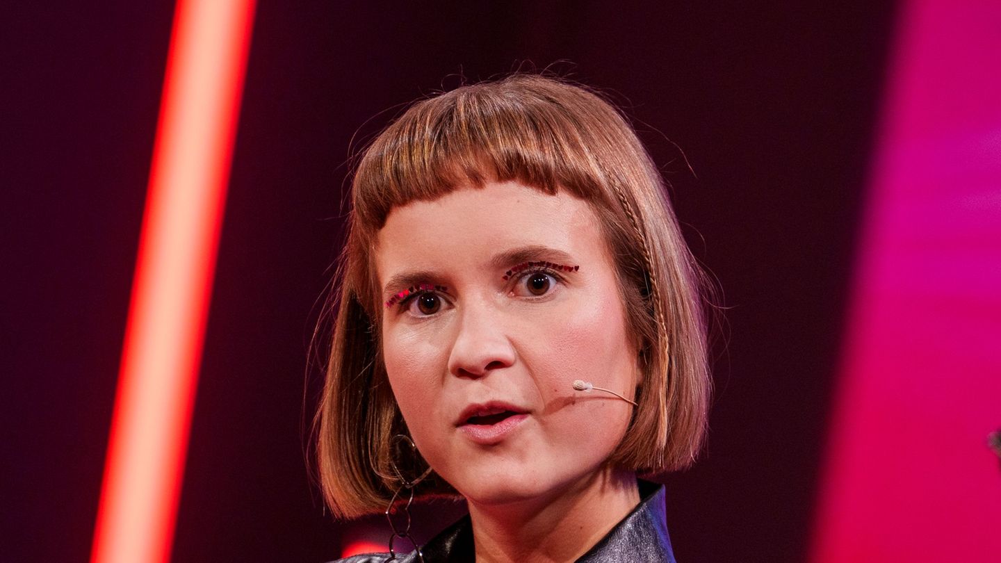 Die Autorin Caroline Wahl hat ihr Kommen zum Eifel-Literatur-Festival 2026 zugesagt. (Archivbild) Foto: Andreas Arnold/dpa