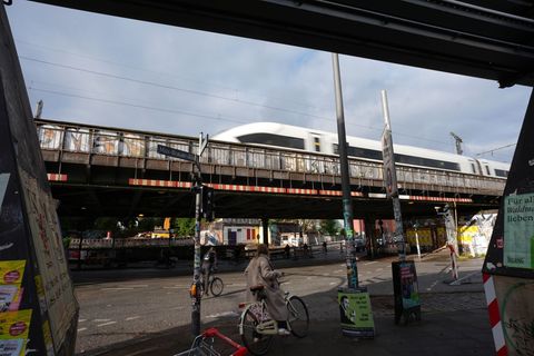 Die Sternbrücke in Altona soll abgerissen und neu gebaut werden. (Archivfoto) Foto: Marcus Brandt/dpa