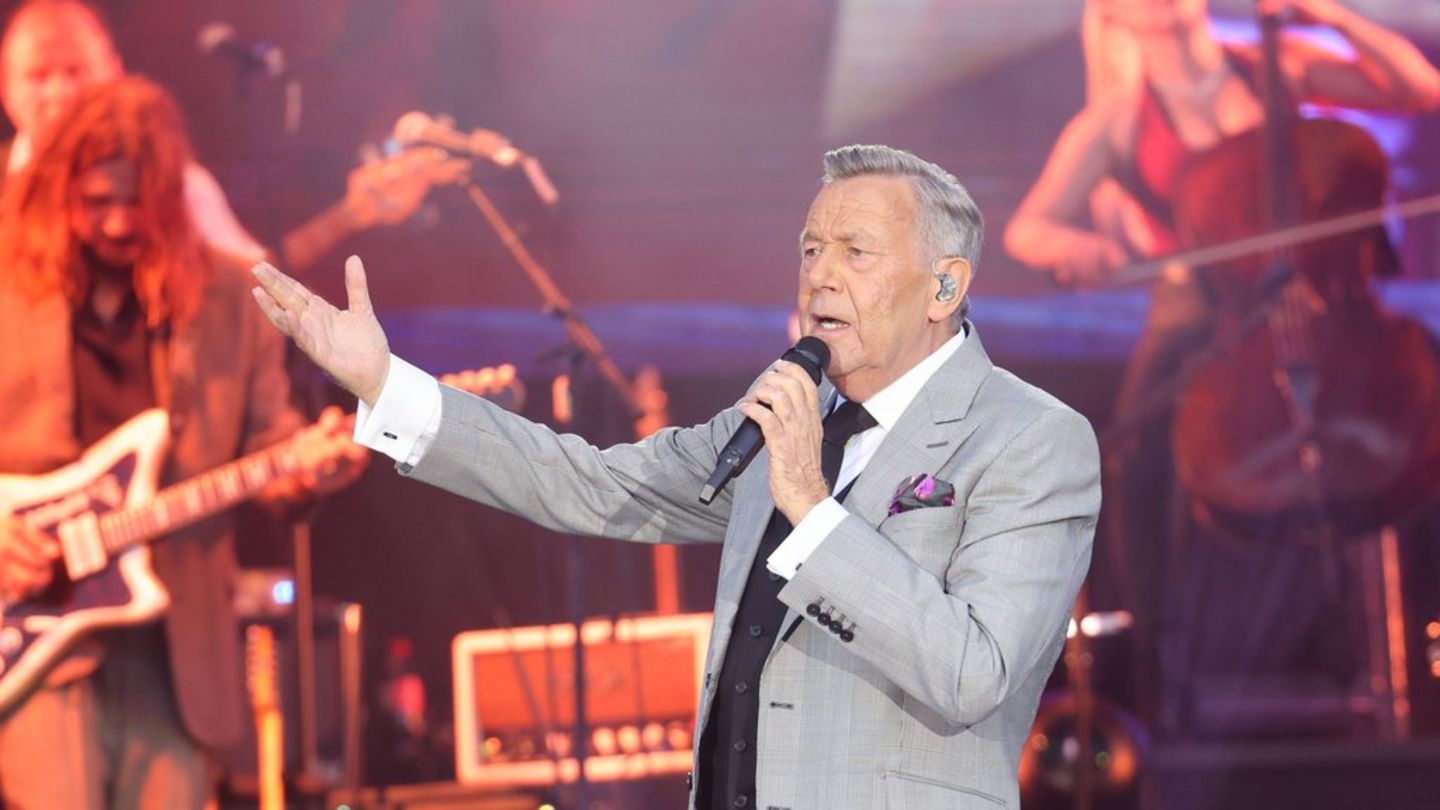 Roland Kaiser auf der Bühne bei der "Kaisermania 2025".