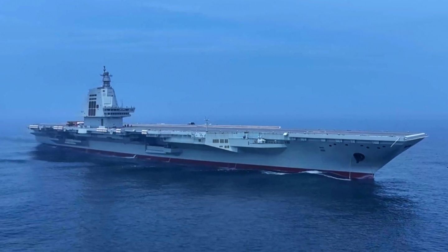 Chinesischer Flugzeugträger "Fujian"