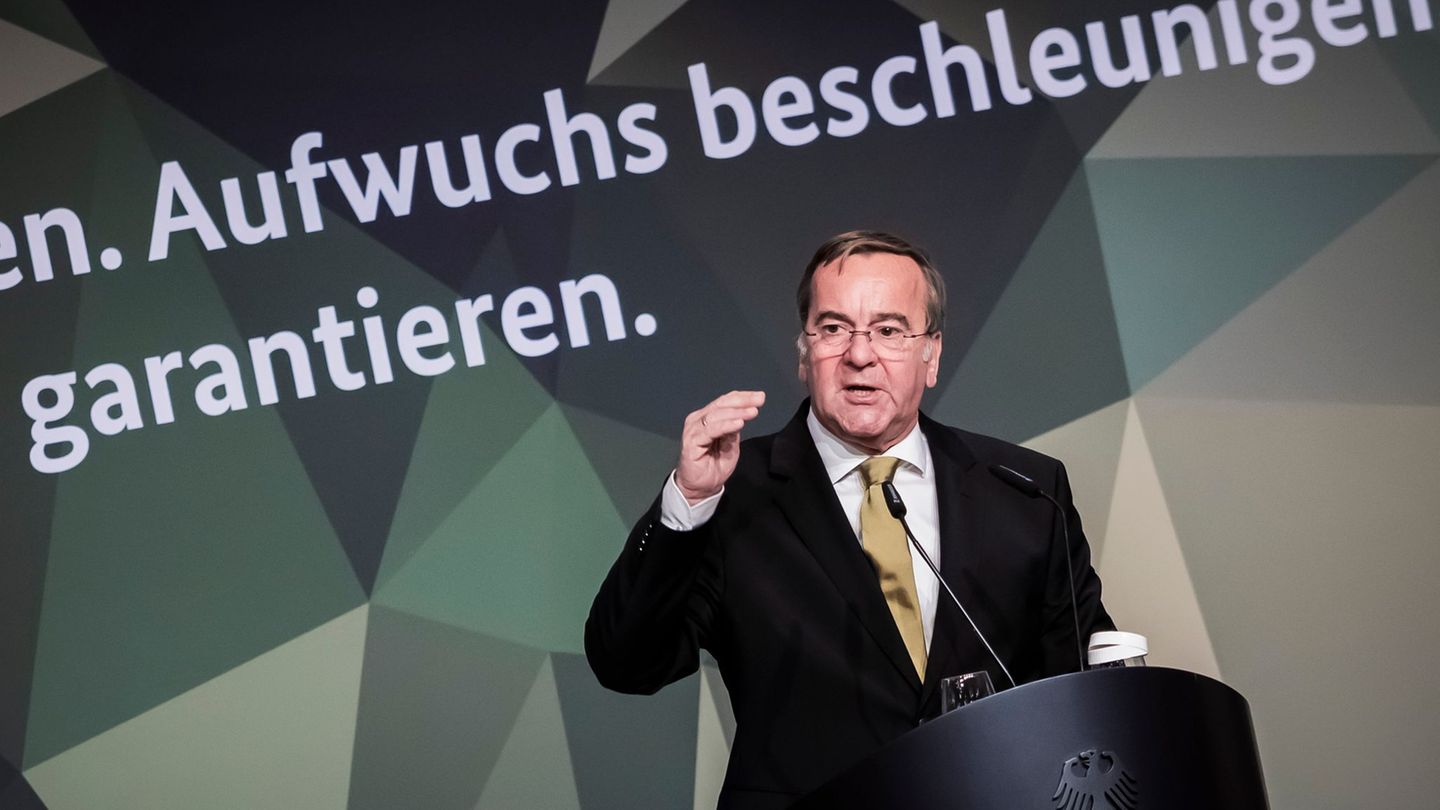 Pistorius will bis Ostern eine Modernisierungsagenda vorlegen. Foto: Christoph Soeder/dpa