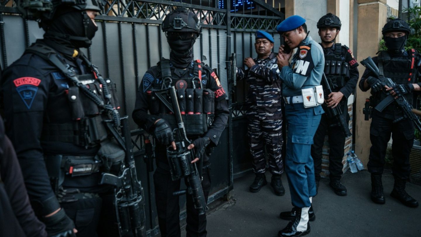 20 Verletzte durch Explosionen auf Gelände einer Schule in Jakarta