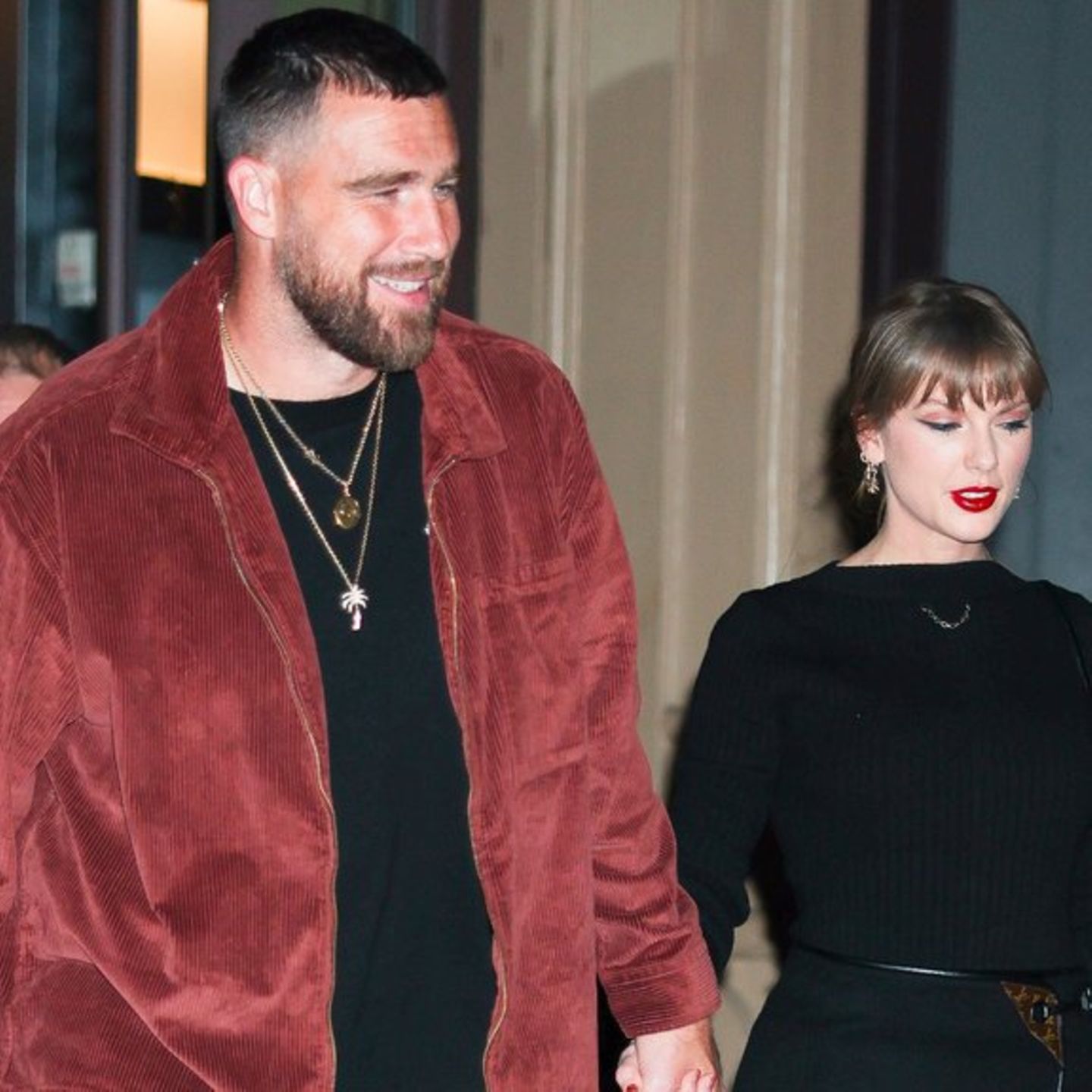 Travis Kelce und Taylor Swift am Donnerstagabend vor dem Memberclub Zero Bond.