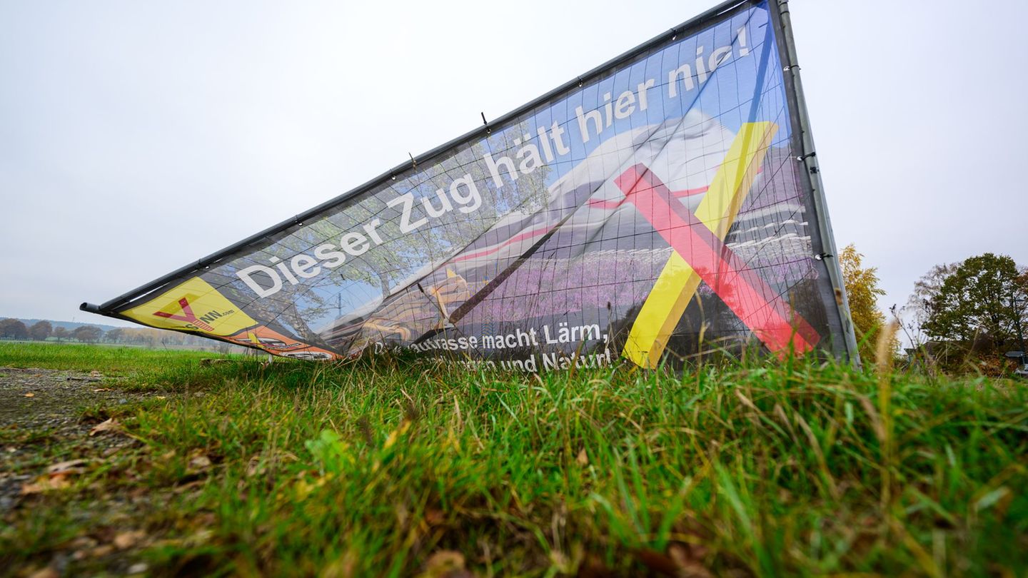 Im Heidekreis richten sich Bürgerinitiativen gegen eine neue ICE-Trasse. Foto: Philipp Schulze/dpa