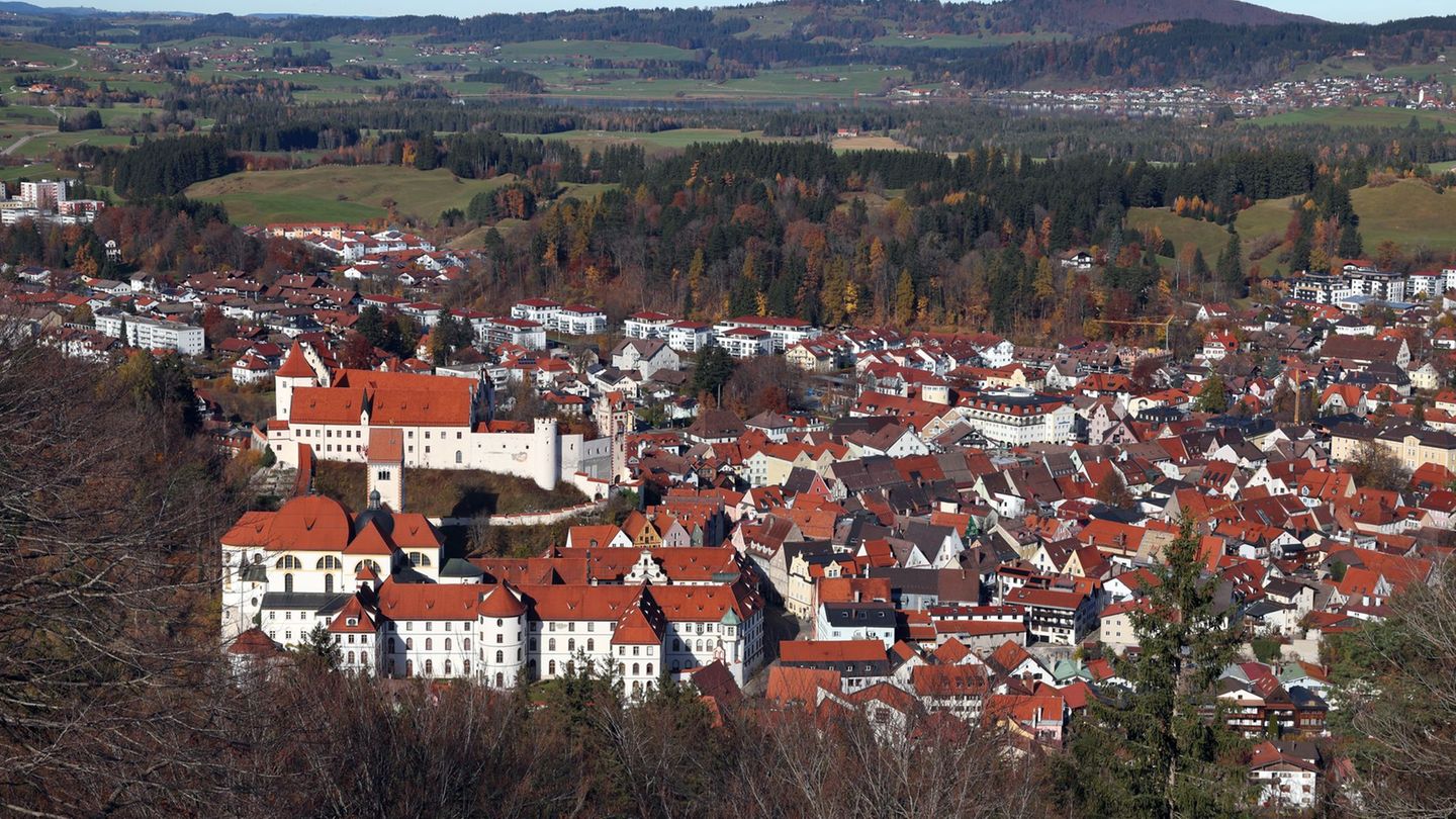 Die Stadt Füssen ist nun Kneippheilbad. Foto: Karl-Josef Hildenbrand/dpa